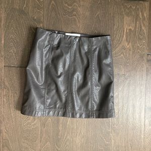 Newbury Kustom pleather skirt gray women’s small